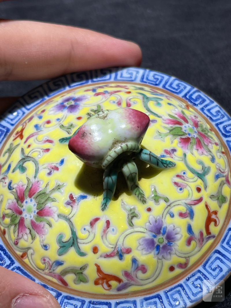 民国 粉彩婴戏纹盖瓶 - 图18